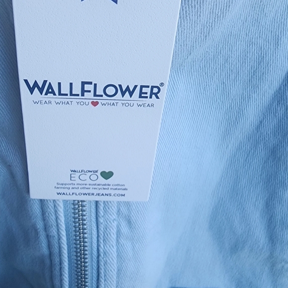 Wallflower Wonens denim Women's wildflower denim jacket size Large NWT - Picture 8 of 8